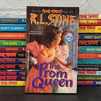 RL Stine Fear Street Book Collection