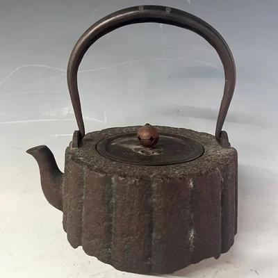 Antique Japanese Cast Iron Tetsubin