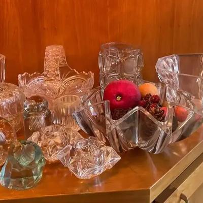 Sale Photo Thumbnail #22: Decorative Glassware Lot 