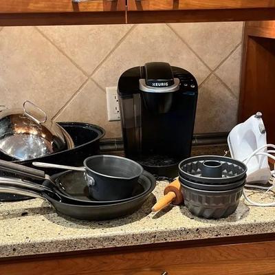 Sale Photo Thumbnail #55: Cookware And Bakeware