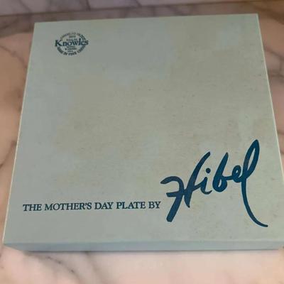 Edna Hibel 1990 Mother’s Day Collector Plate (Boxed)
