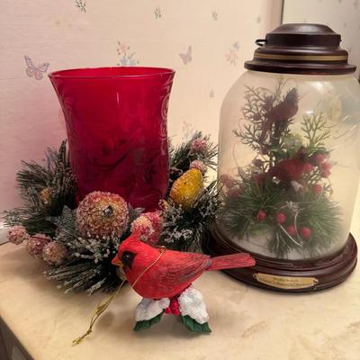 Cardinal-Themed Christmas Décor Lot – Glass Cloche, Red Vase & Figurines