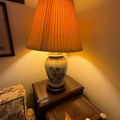 Asian-style ceramic ginger jar lamp