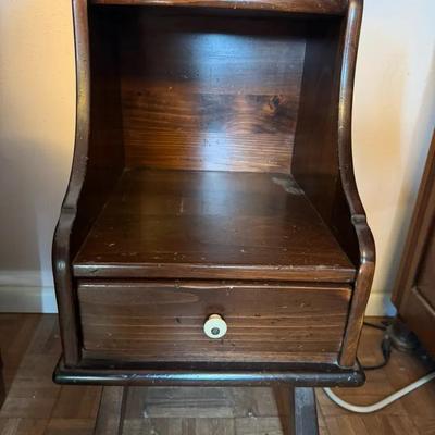 Vintage 1930s Wooden Nightstand with Drawer – Original Finish