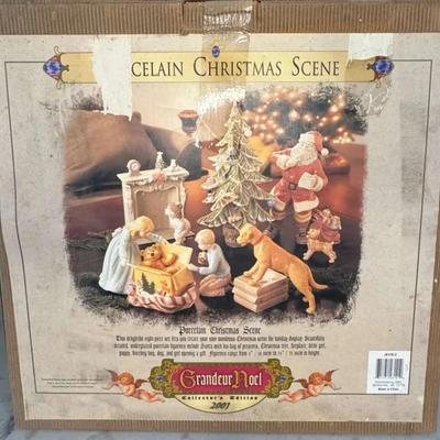 Grandeur Noel Porcelain Christmas Scene 2001