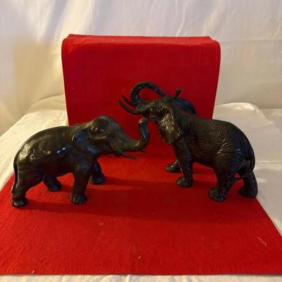 Pair of Dark Metal Elephant Figurines – 