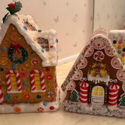 Holiday Gingerbread House Pair – 