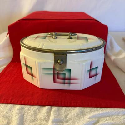Art Deco Porcelain Hinged Box with Geometric Design – c.1920s