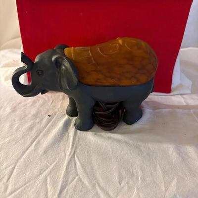 Vintage Elephant Accent Lamp / Night Light – Amber Glow” Works