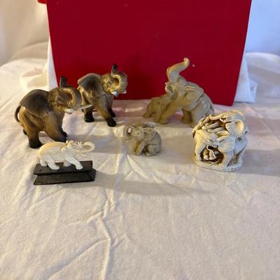 mixed lot of decorative elephant figurines, 