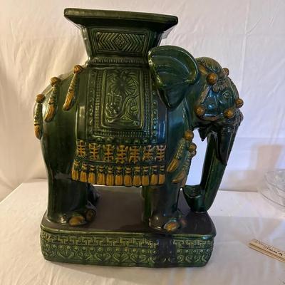 Large Vintage Ceramic Elephant Pedestal / Plant Stand – Green & Gilt Hollywood Regency