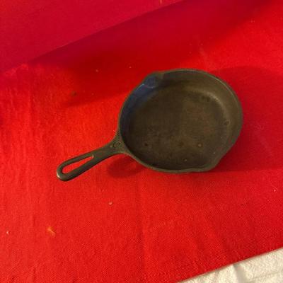 Antique Griswold Cast Iron Skillet #3 – Large Block Logo – Erie, PA