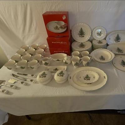 This set is Nikko – Happy Holidays China Set