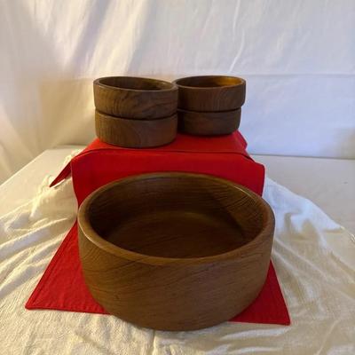 Vintage Hand-Carved Wooden Serving Bowl with Matching Coasters (Mid-Century)