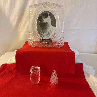 Misc Glass Decor Pieces/3