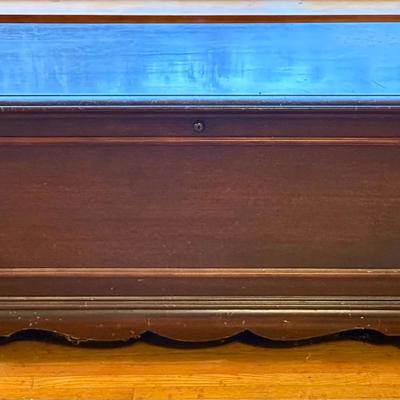Vintage Lane Cedar Hope Chest