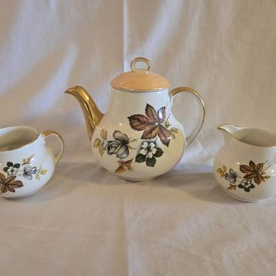 Gibson Teapot With Cream And Sugar