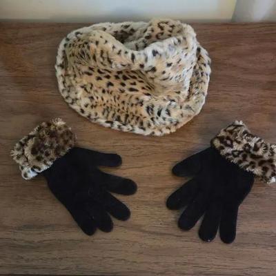 Faux Leopard Fur Hat And Glove Set