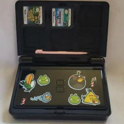 EFF110- Nintendo DS Lite With Accessories, Games And Case