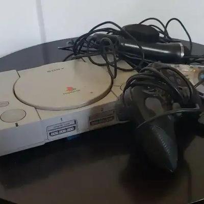 EFF194- PS1 Playstation 1 Console And Misc Accessories