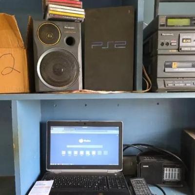 EFF021 - Vintage Dell Laptop, PS2, Radios 
