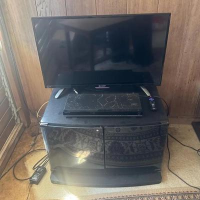EFF166 - ROKUTV bundle w/ DVD Player & TV Stand 