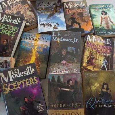 EFF042 - Collection Of Fantasy Novels 