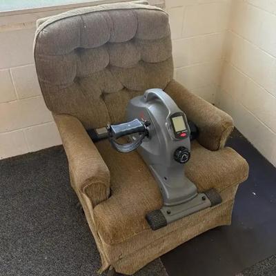 EFF132 Chair With Exercise Bicycle Pedals