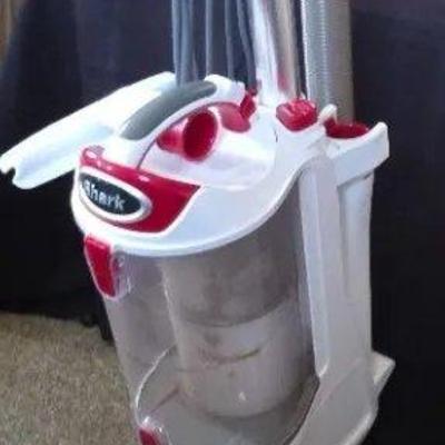 EFF078 - Shark Rotator Vacuum Cleaner 