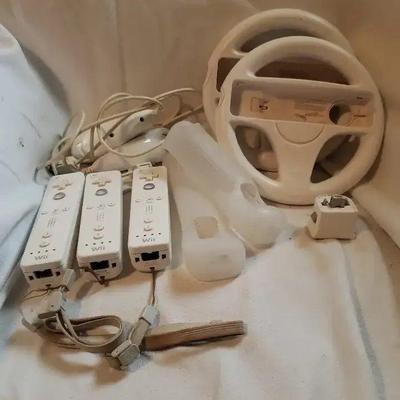 EFF089- Nintendo Wii Accessories - Remotes, Nunchucks & More