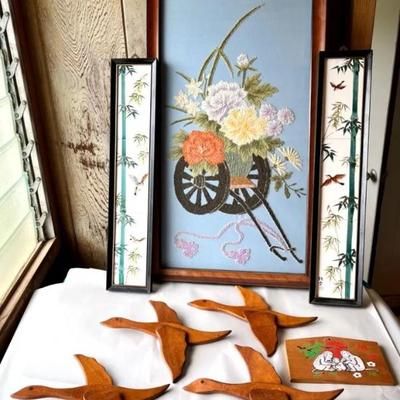 EFF158 Retro Handmade Framed Art & Carved Wood Ducks