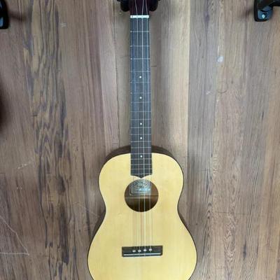 EFF030 Lanikai Handcrafted Ukulele with Wall Mount