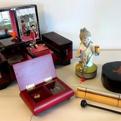 EFF015 Japanese Vintage Porcelain & Wooden Music Boxes, Wood Box & Meditation Bell 