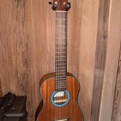 EFF039 Cordoba Guitar with Wall Stand
