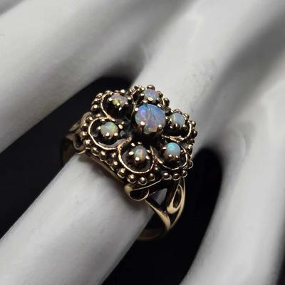 14k Gold And Opal Ring Size 5.5
