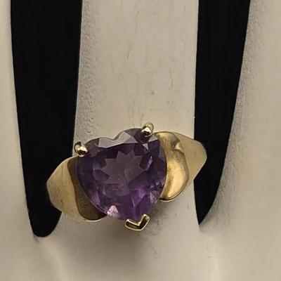 10k 2 3/8 Carats Heart Shaped Amethyst Ring Size 7