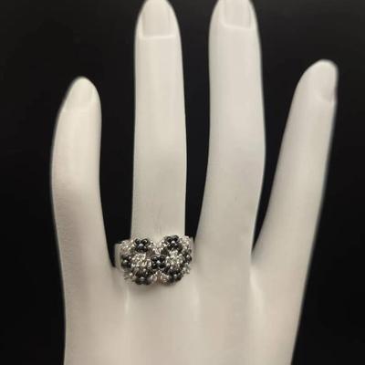14K White Gold Ring With Black And Weight Diamonds 