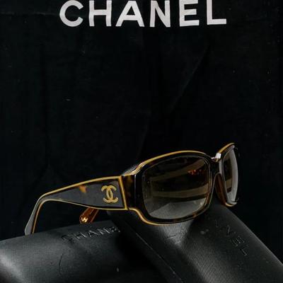 Authentic Chanel Tortoise Sunglasses with 2 Cases & Dust-Bag