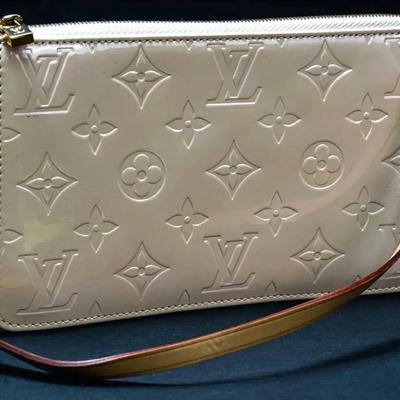 Authentic Louis Vuitton Vernis Lexington Monogram Rose Handbag