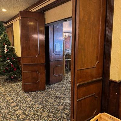 Sale Photo Thumbnail #14: Foldable Room wooden room dividers