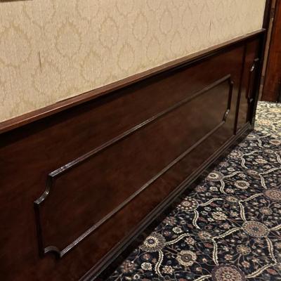 Sale Photo Thumbnail #8: Wood paneling