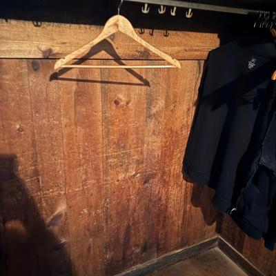 Sale Photo Thumbnail #23: Barn board