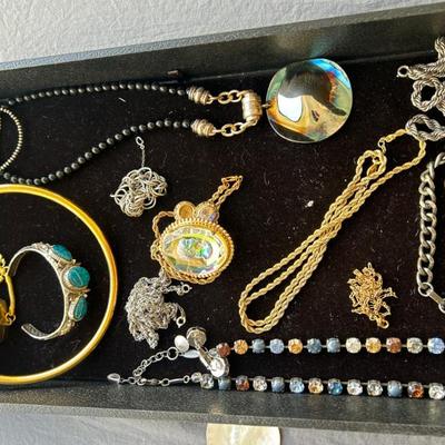 Sale Photo Thumbnail #953