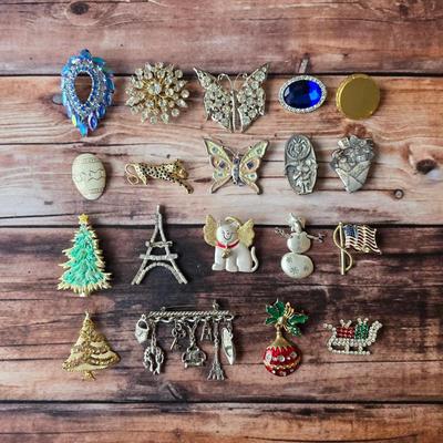 Jewelry and vintage jewelry / Brooches and pins