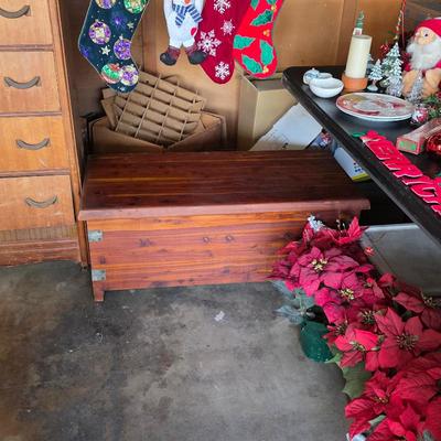 Lane cedar chest