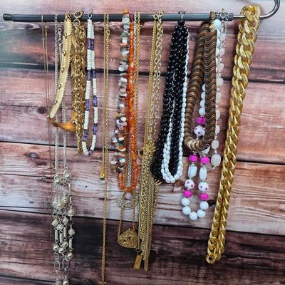 Jewelry and vintage jewelry / Necklaces