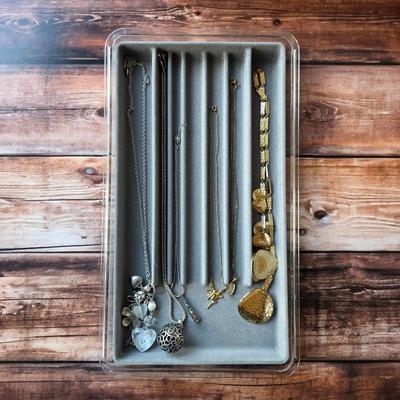 Jewelry and vintage jewelry / Necklaces