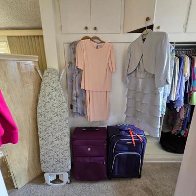 Women's clothing and vintage clothing