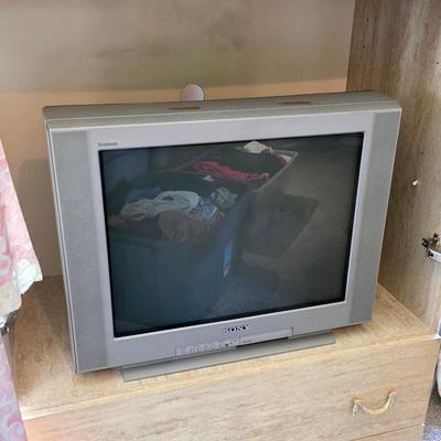 Sony Trinitron WEGA 24 inch retro gaming TV