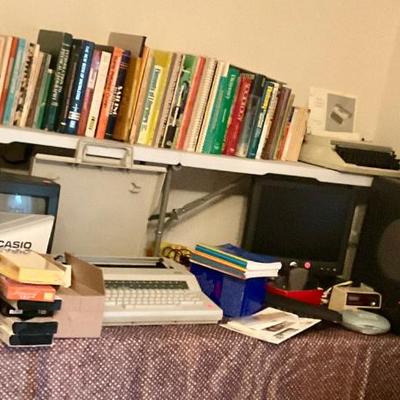 Sale Photo Thumbnail #30: Books, office supplies 